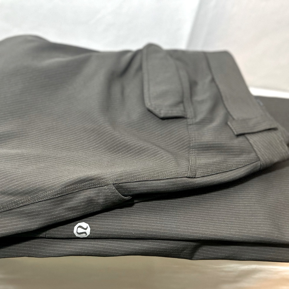 Men’s Lululemon Athletica pinstriped Chino pants size 38 5 pocket work to play
